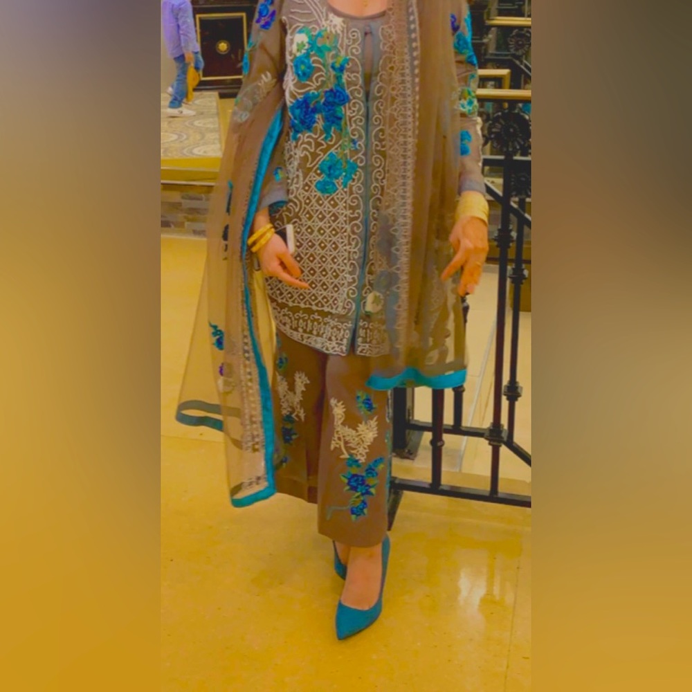 Beautiful semi formal dress 3 piece from sana safinaz worn for just two hours.